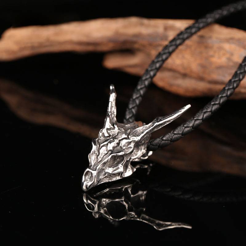 Fallen Dragon Skull Necklace – Wyvern's Hoard