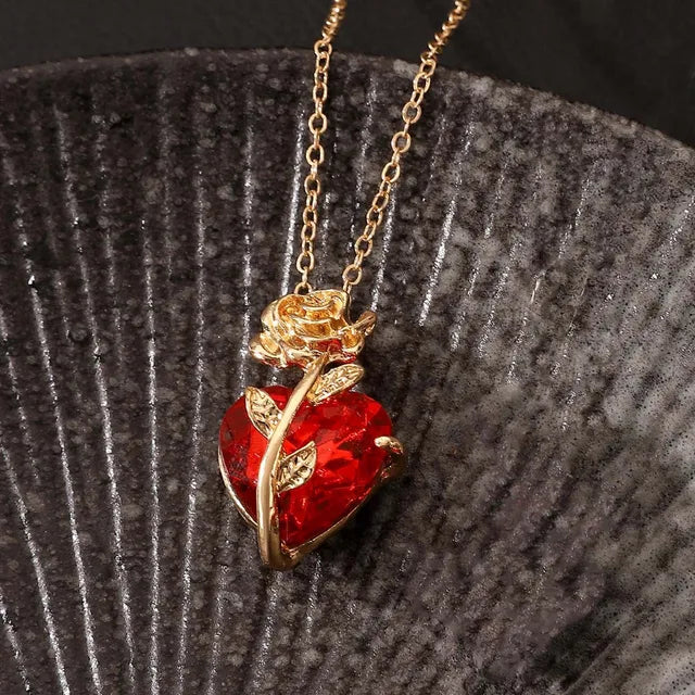 The Heart Rose Necklace