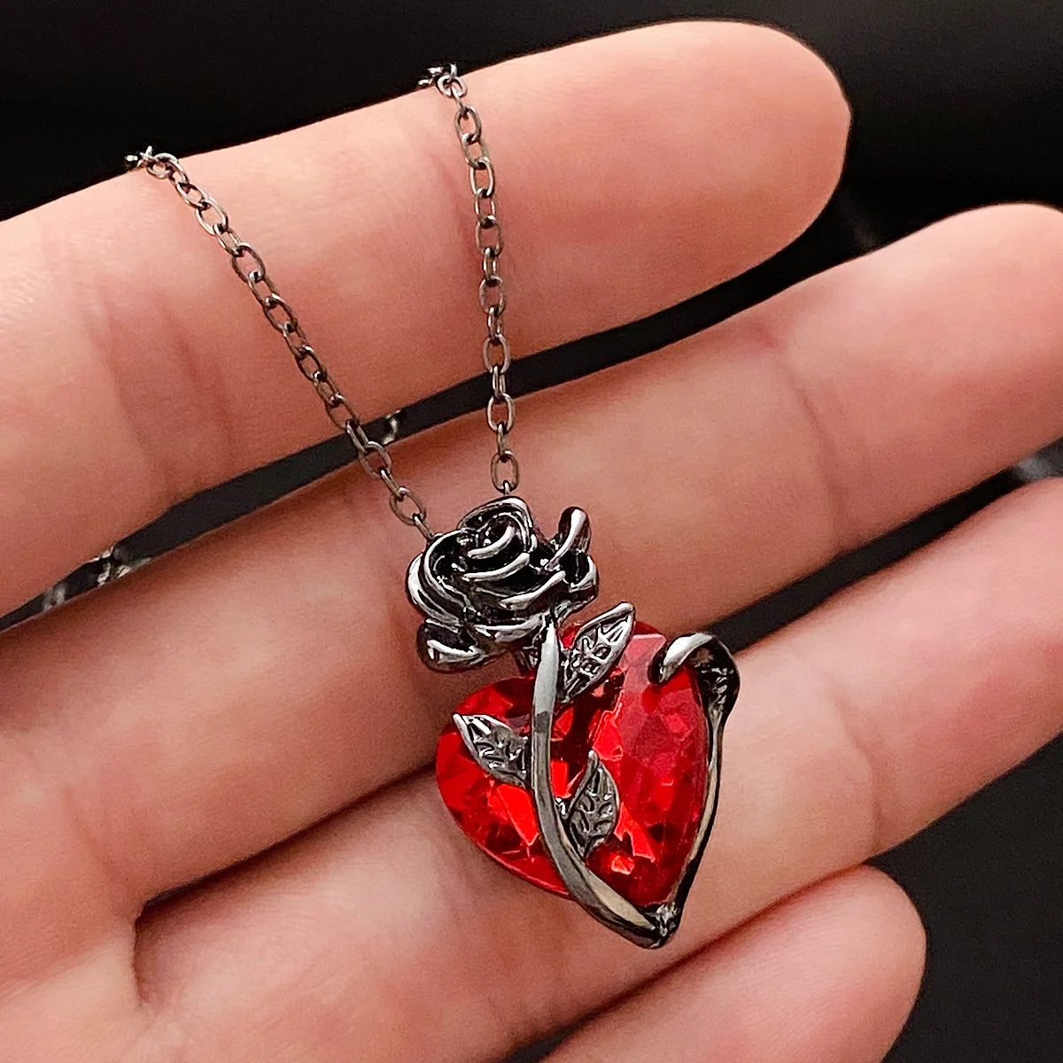 The Heart Rose Necklace