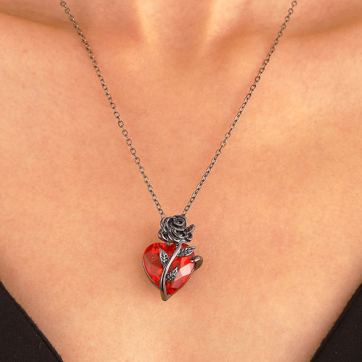 The Heart Rose Necklace