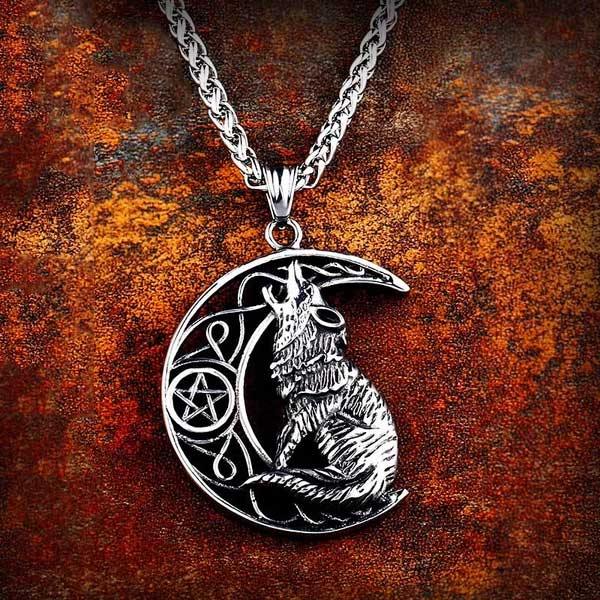 Howling Wolf Necklace - Wyvern's Hoard
