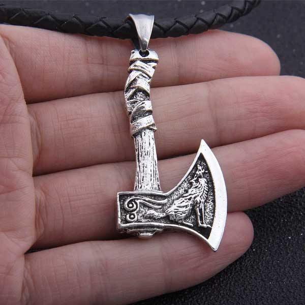 Ulfheðnar Viking Wolf Axe Necklace - Wyvern's Hoard