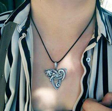 Fylgja Fox Triquetra Necklace - Wyvern's Hoard