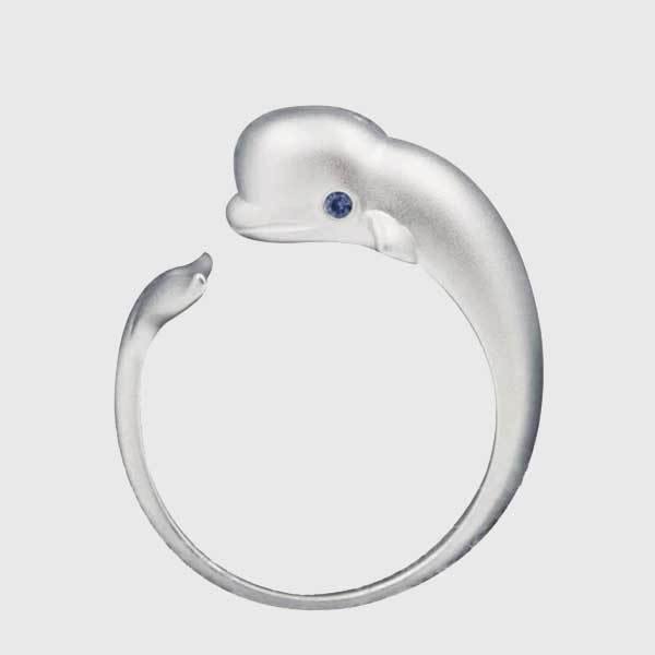 Baby Beluga Whale Ring - Wyvern's Hoard
