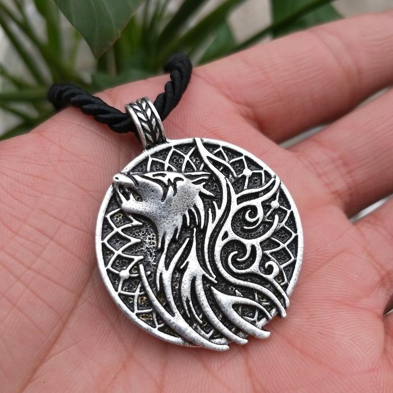 Fenrir Wolf Medallion Necklace - Wyvern's Hoard