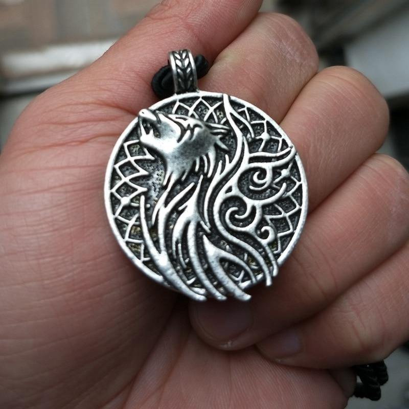Fenrir Wolf Medallion Necklace - Wyvern's Hoard