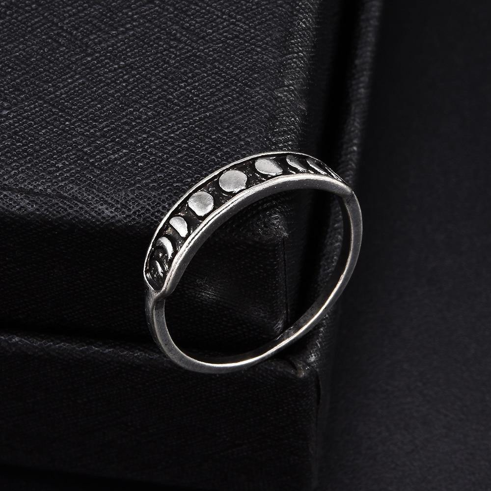 Phases of the Moon Ring - Wyvern's Hoard