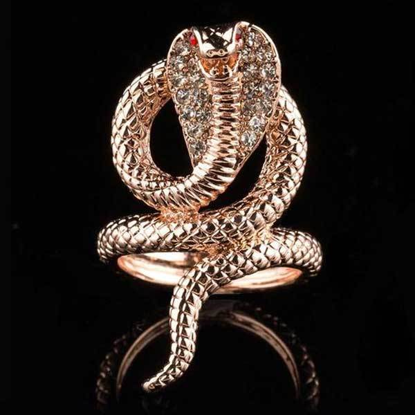 Hooded Cobra Ring