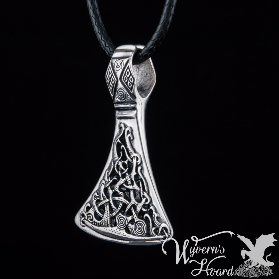 Majestic Viking Axehead with Mammen Motif Necklace