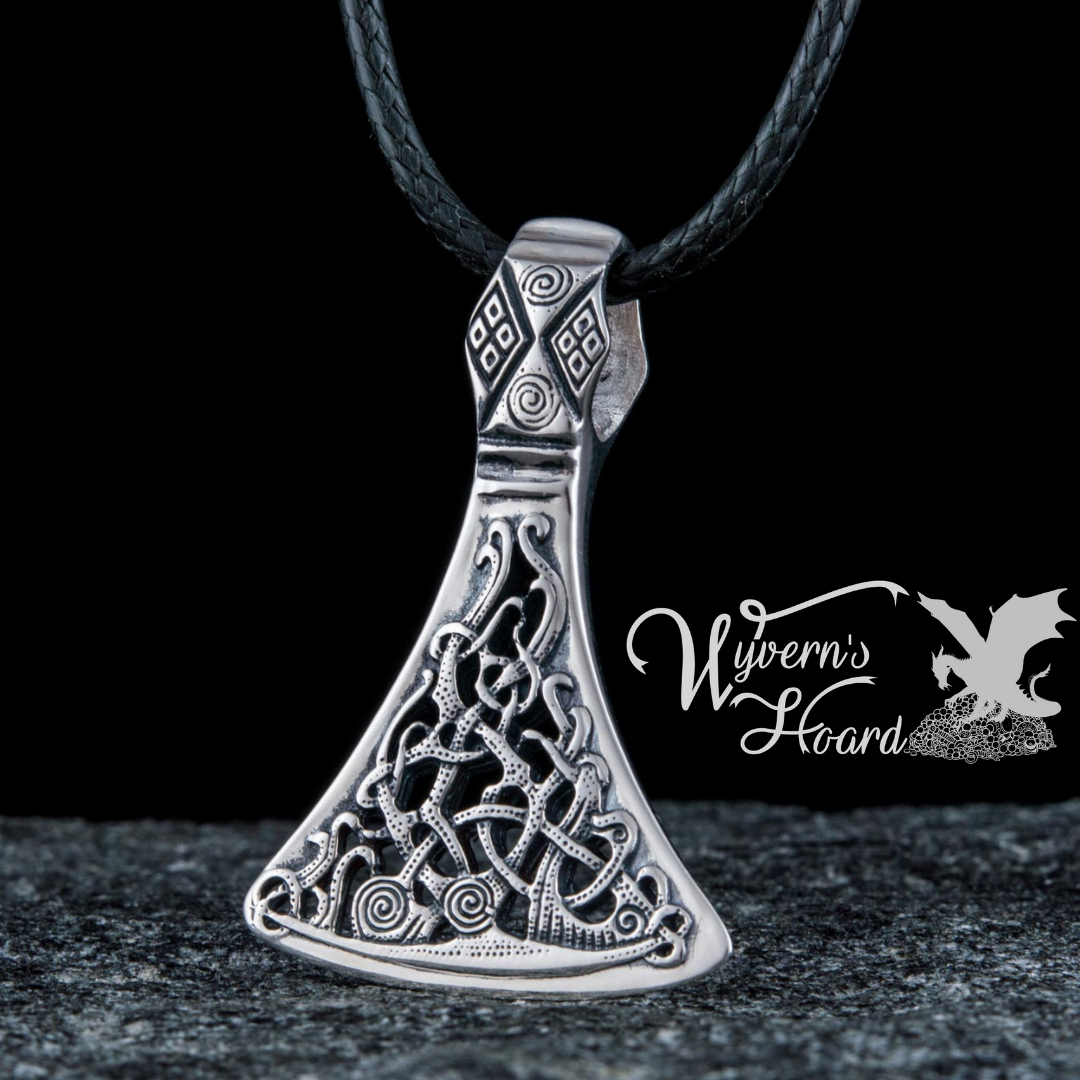 Majestic Viking Axehead with Mammen Motif Necklace