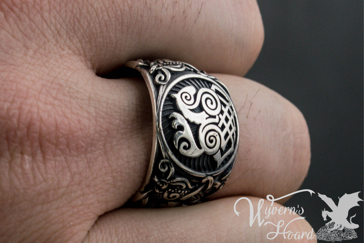 The Mighty Sleipnir Ring - Wyvern's Hoard
