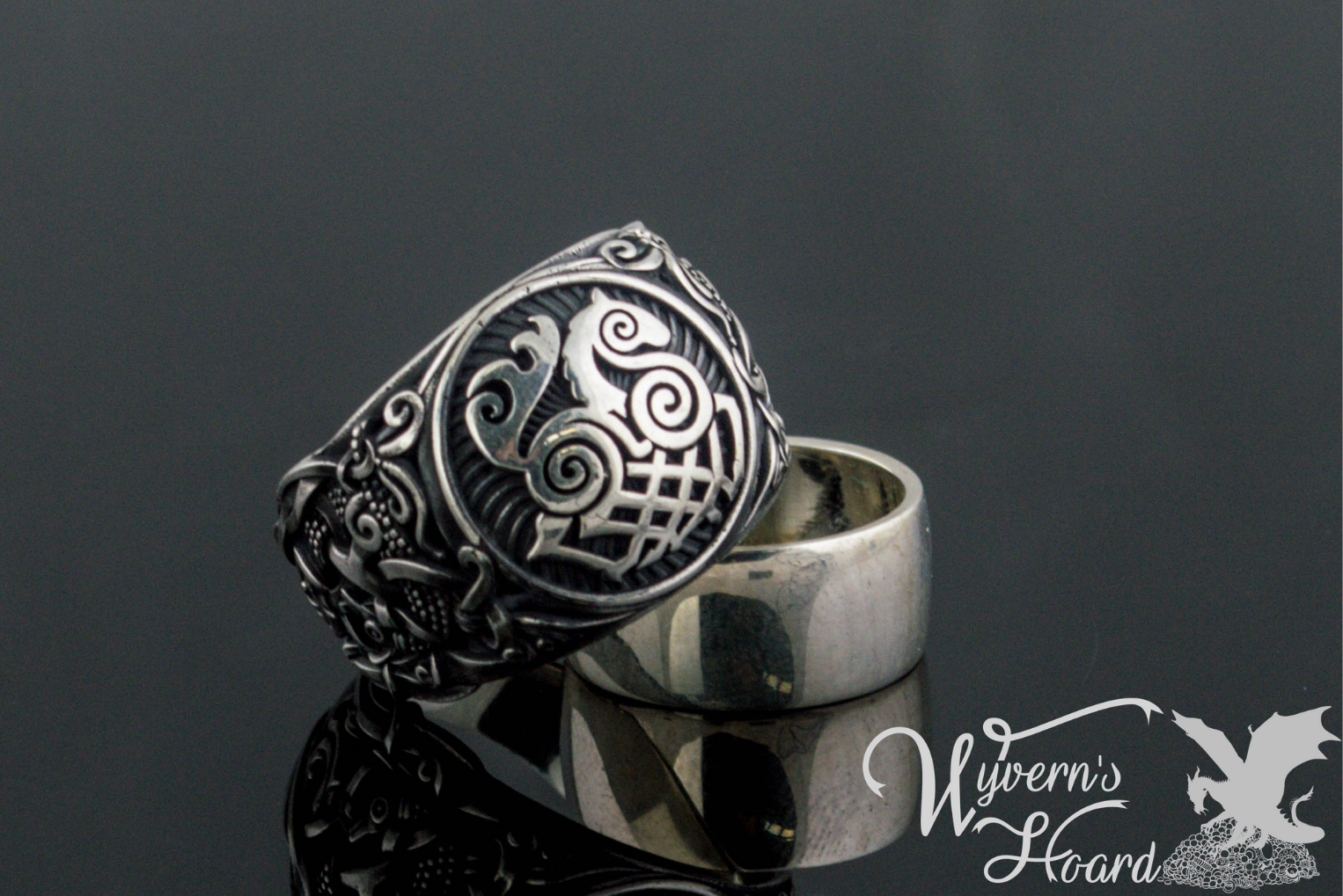 The Mighty Sleipnir Ring - Wyvern's Hoard