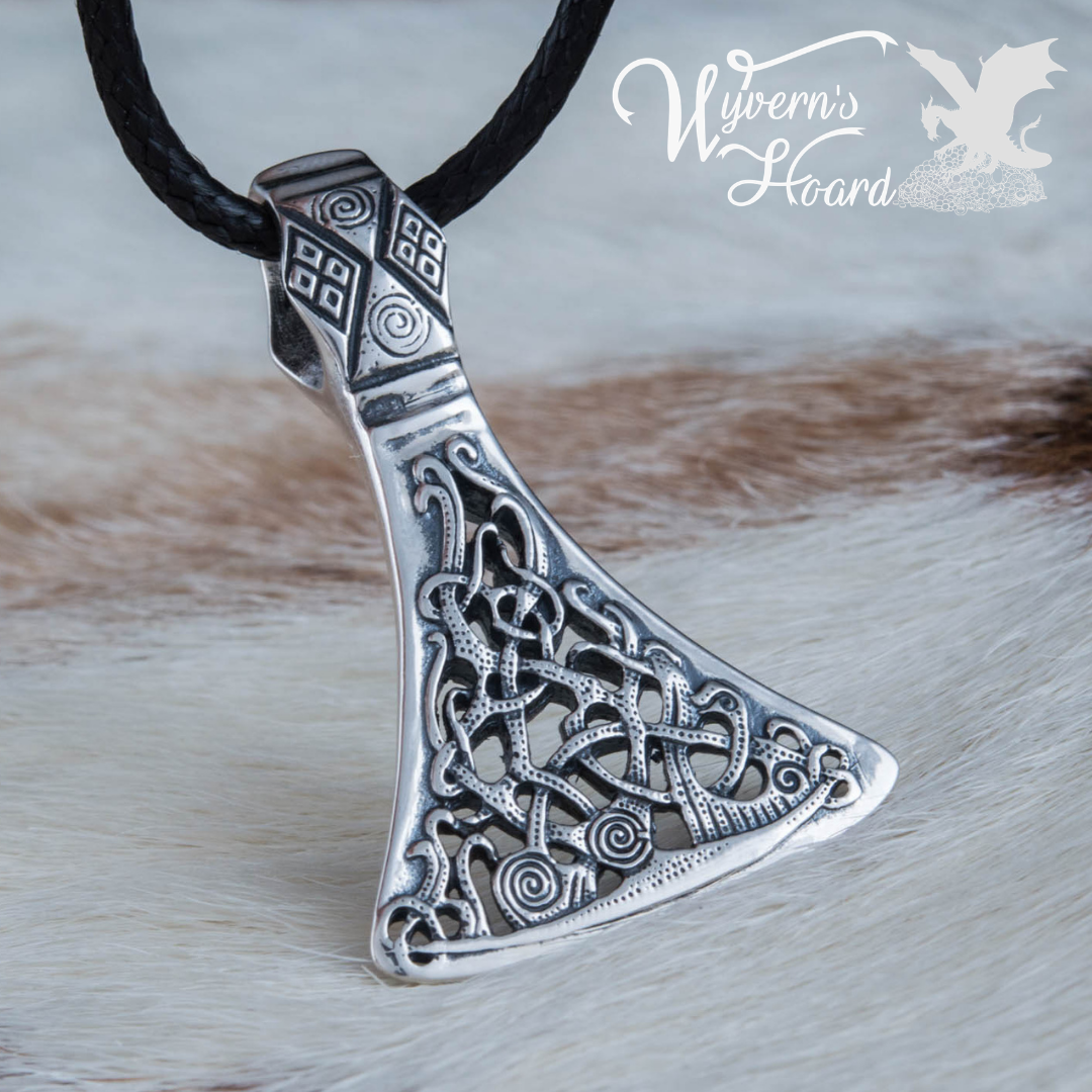 Majestic Viking Axehead with Mammen Motif Necklace