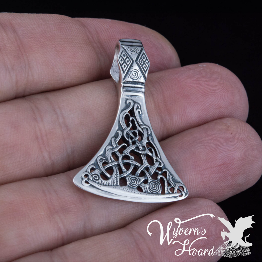 Majestic Viking Axehead with Mammen Motif Necklace