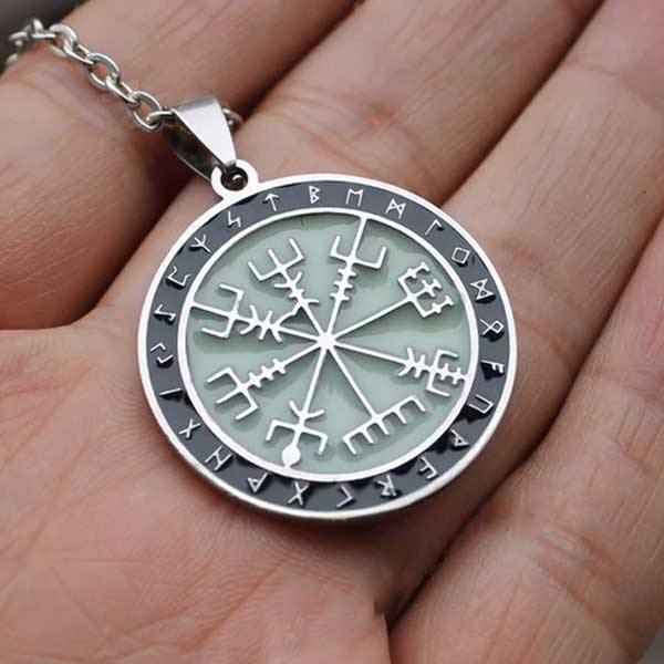 Glow In The Dark Vegvisir Stave Viking Necklace - Wyvern's Hoard