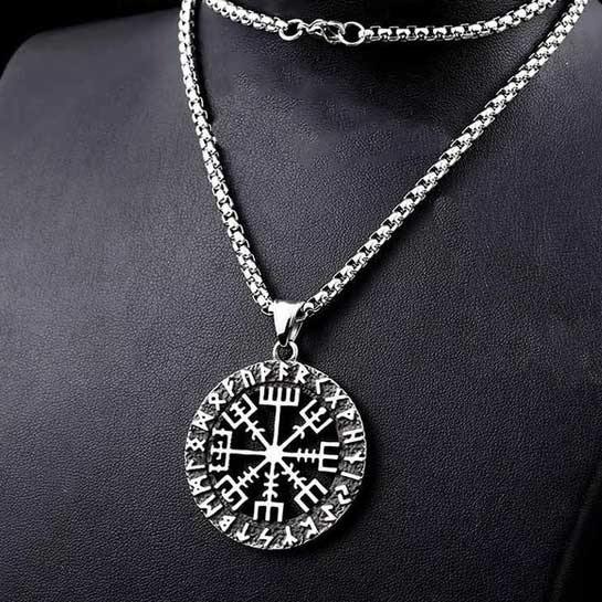Vegvisir Viking Wayfinder Pendant - Wyvern's Hoard
