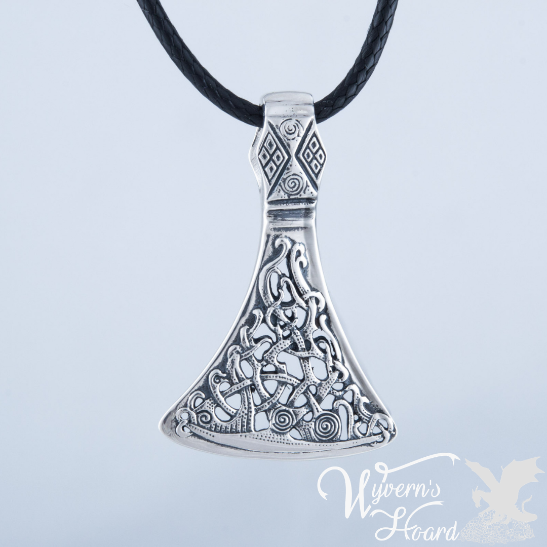 Majestic Viking Axehead with Mammen Motif Necklace