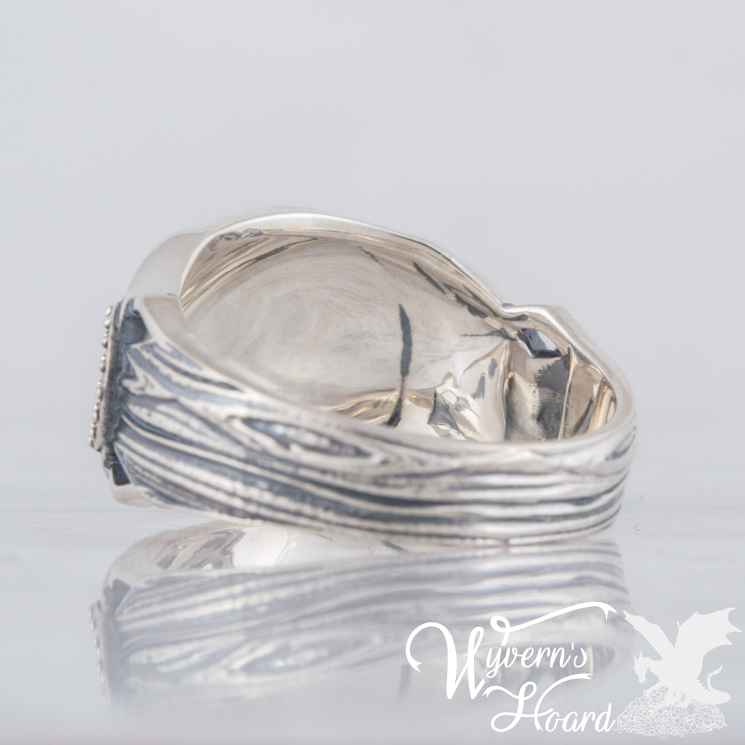 Majestic Sleipnir And Triquetra Knot Ring