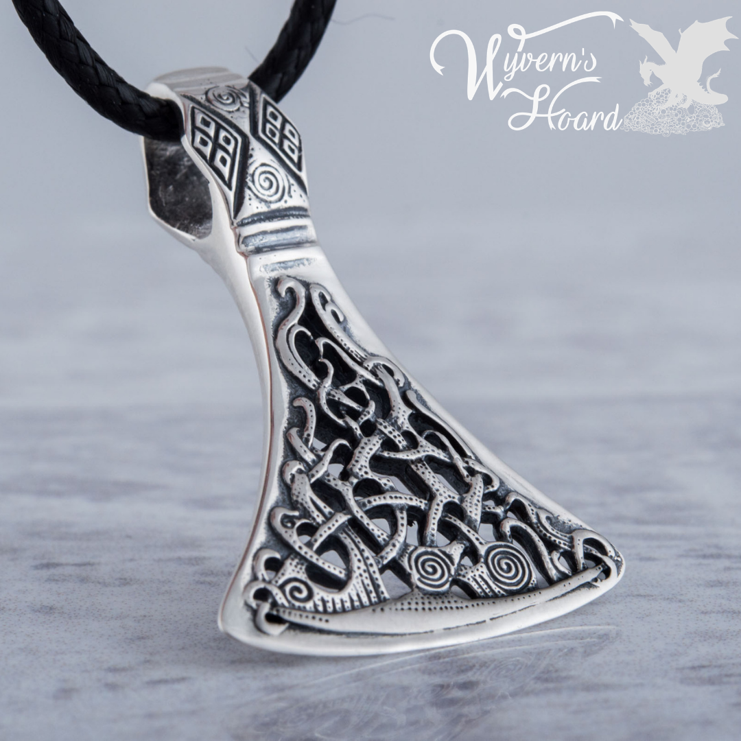 Majestic Viking Axehead with Mammen Motif Necklace