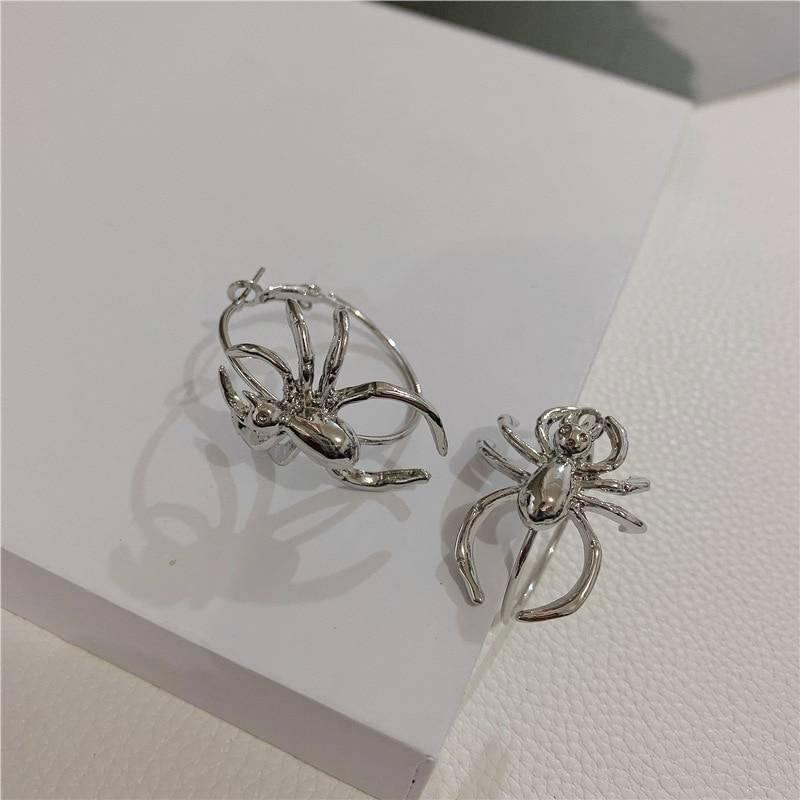 Crawling Spider Hoop Earrings - Wyvern's Hoard