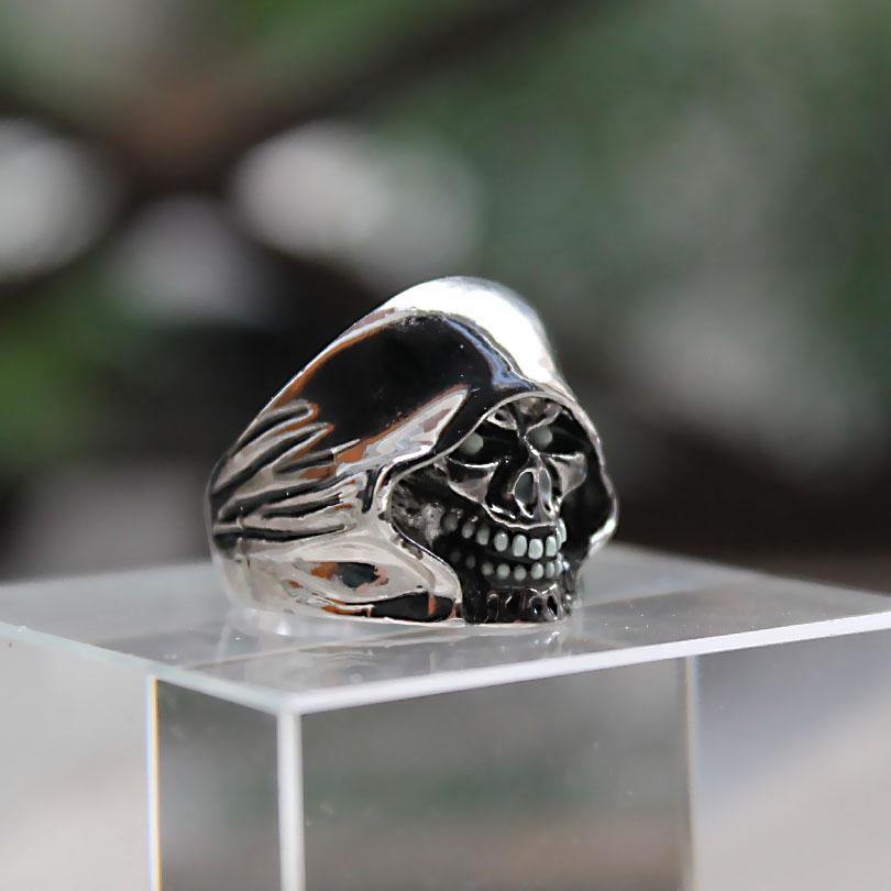 Glow In The Dark Hooded Skull Ring - Wyvern's Hoard