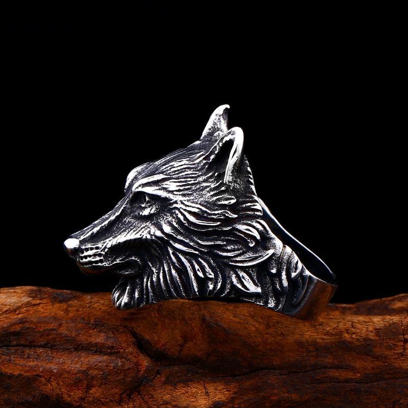 Alpha Wolf Ring - Wyvern's Hoard