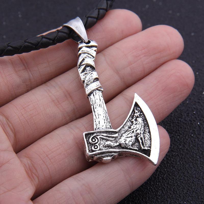 Ulfheðnar Viking Wolf Axe Necklace - Wyvern's Hoard