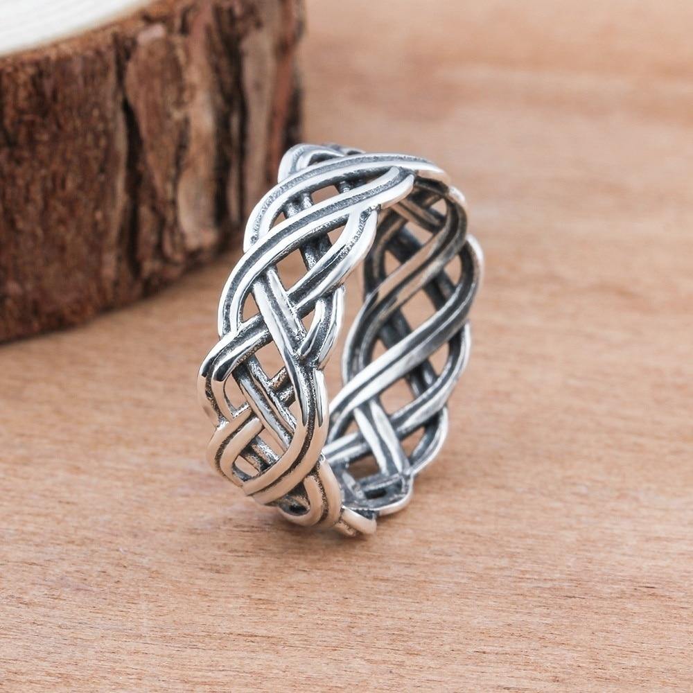 Celtic Knotwork Ring - Wyvern's Hoard