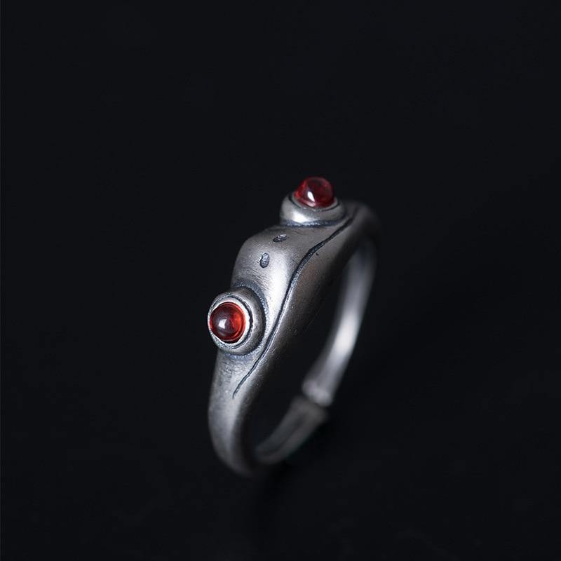 Red Garnet Frog Huggle Ring - Wyvern's Hoard