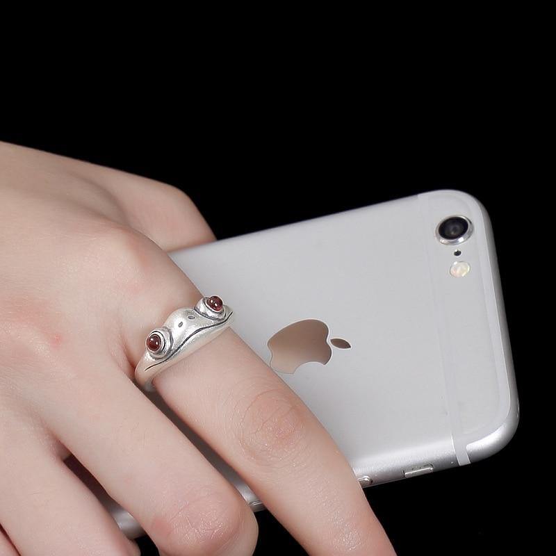 Red Garnet Frog Huggle Ring - Wyvern's Hoard