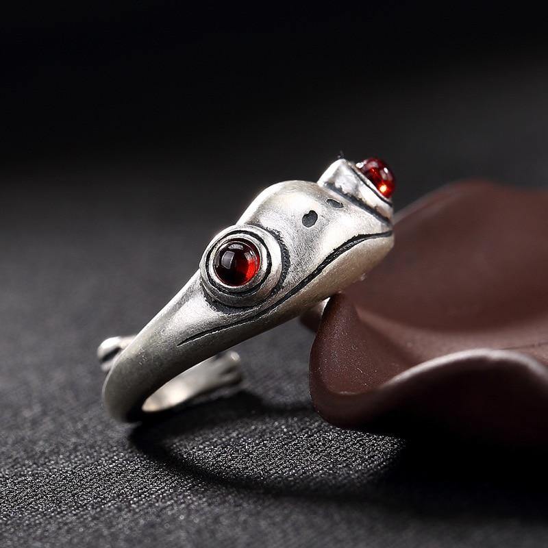 Red Garnet Frog Huggle Ring - Wyvern's Hoard