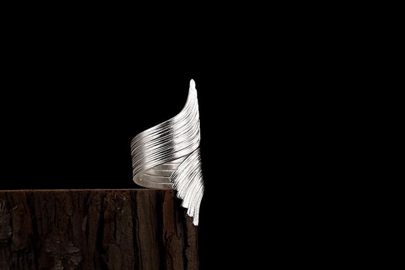 Folding Angel Wings Resizeable Ring - Wyvern's Hoard