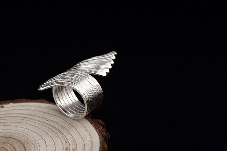Folding Angel Wings Resizeable Ring - Wyvern's Hoard