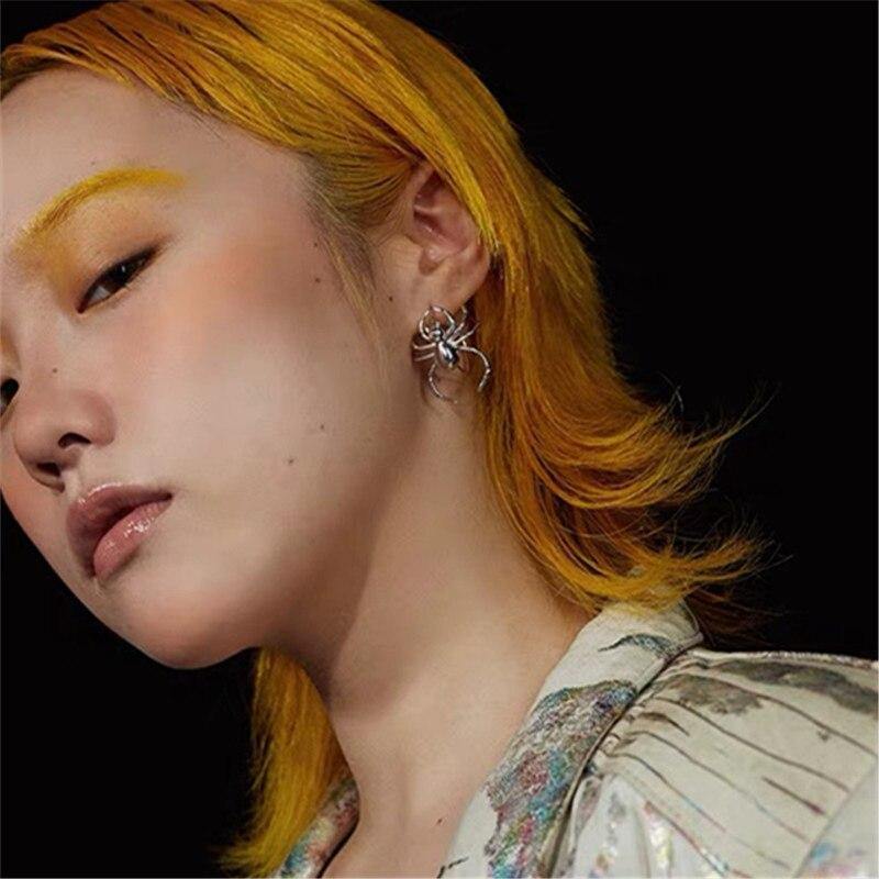 Crawling Spider Hoop Earrings - Wyvern's Hoard