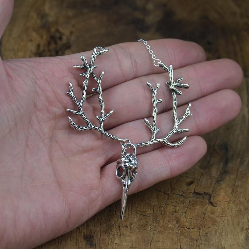 Hanging Raven Skull Necklace - Wyvern's Hoard