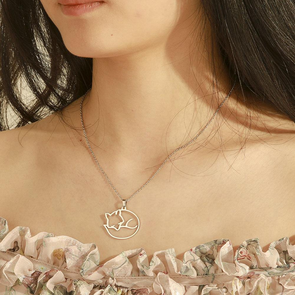 Sleeping Fox Minimalist Necklace - Wyvern's Hoard