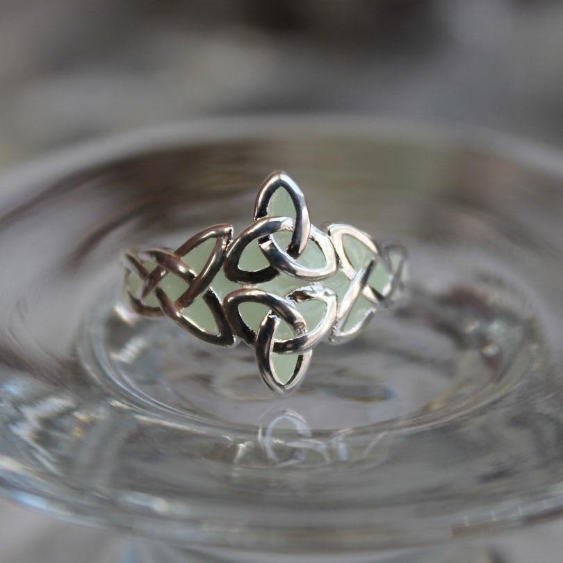 Glow In The Dark Celtic Knots Ring - Wyvern's Hoard