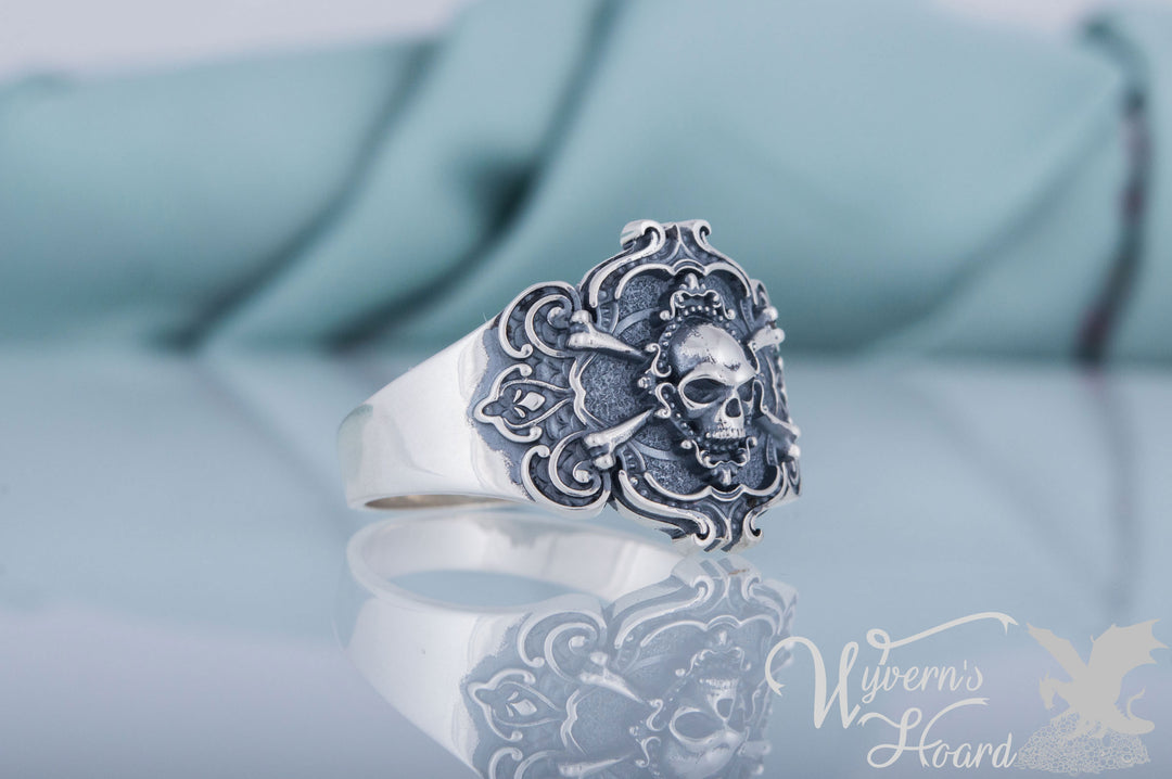 Jolly Roger Pirate Symbol Ring