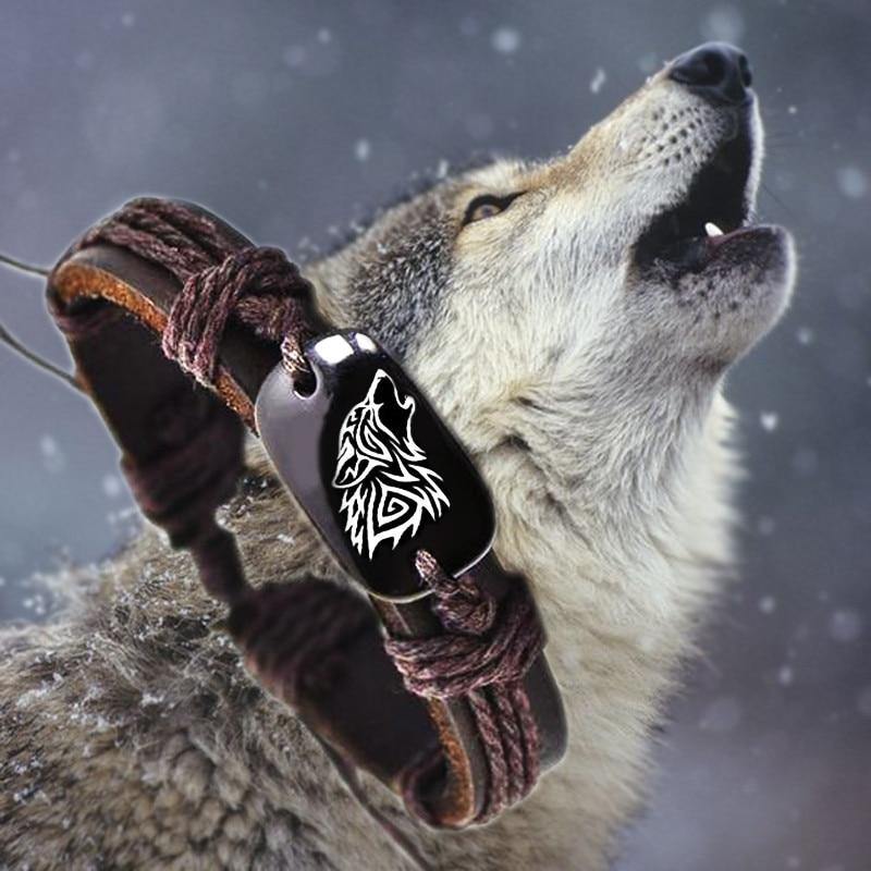 Howling Wolf Leather Bracelet - Wyvern's Hoard