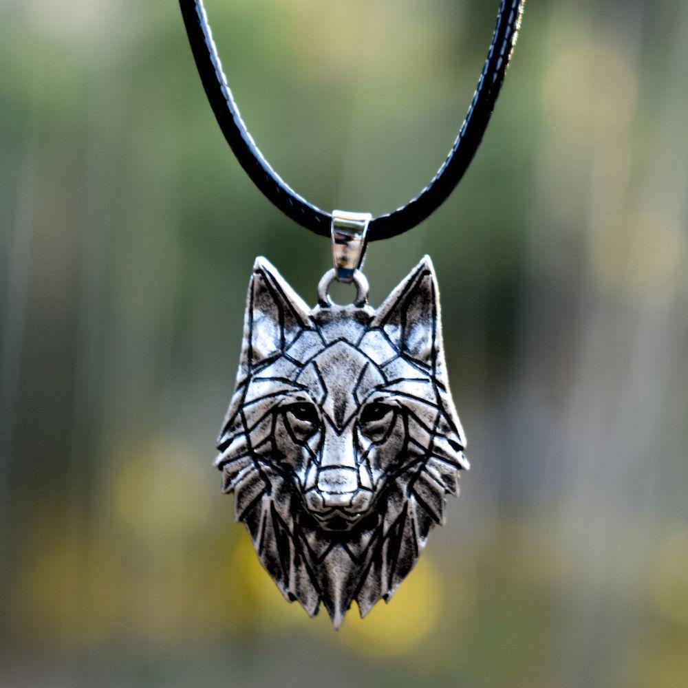 Rugged Wolf Necklace - Wyvern's Hoard