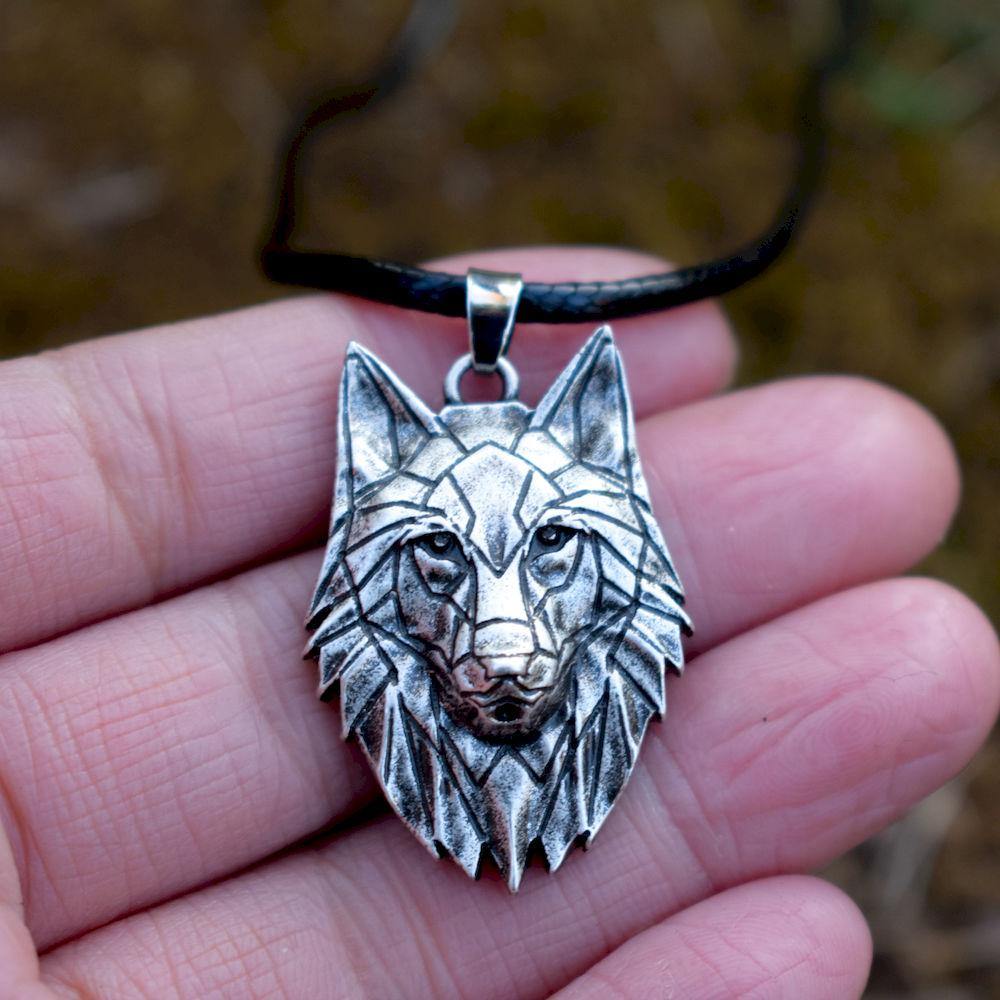 Rugged Wolf Necklace - Wyvern's Hoard