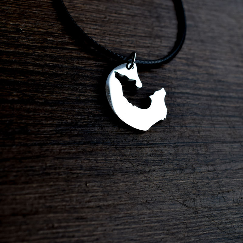 Howling Wolves Silhouette Couple Necklaces