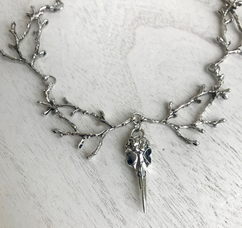 Hanging Raven Skull Necklace - Wyvern's Hoard