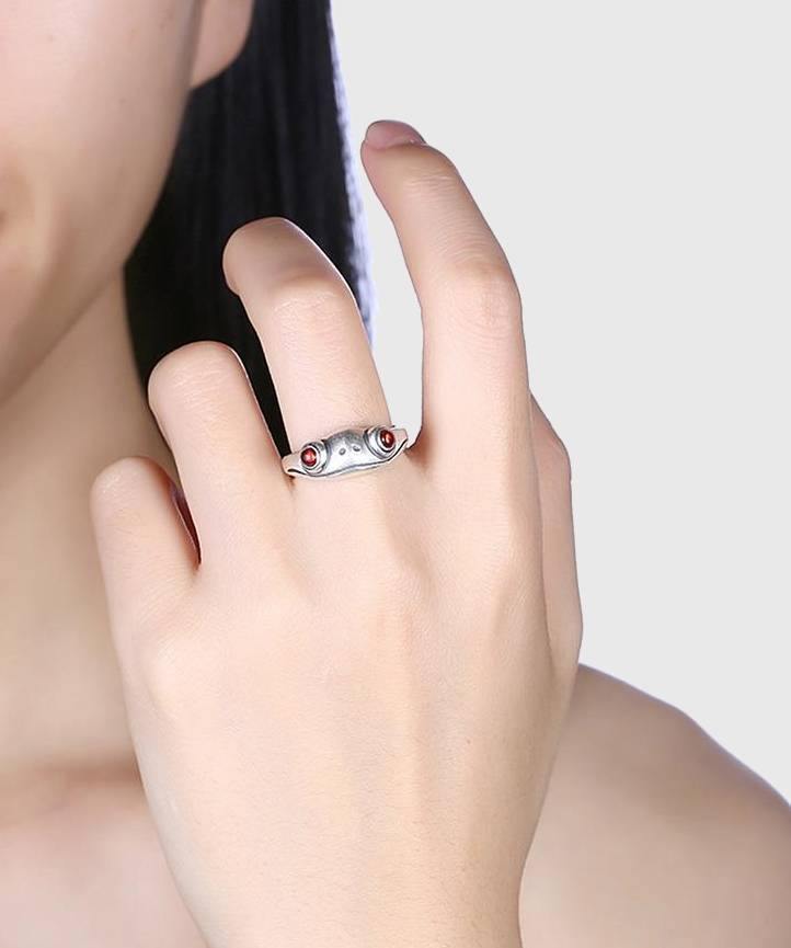 Red Garnet Frog Huggle Ring - Wyvern's Hoard