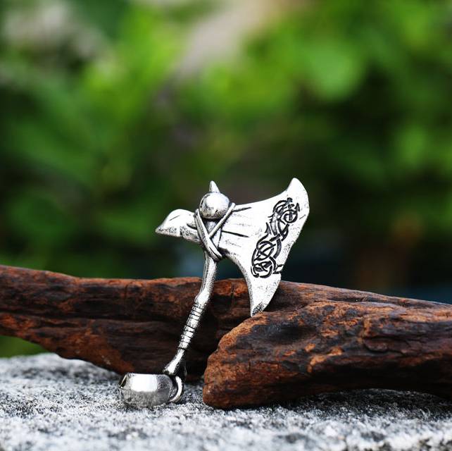 Viking Warrior Axe With Vegvisir Necklace
