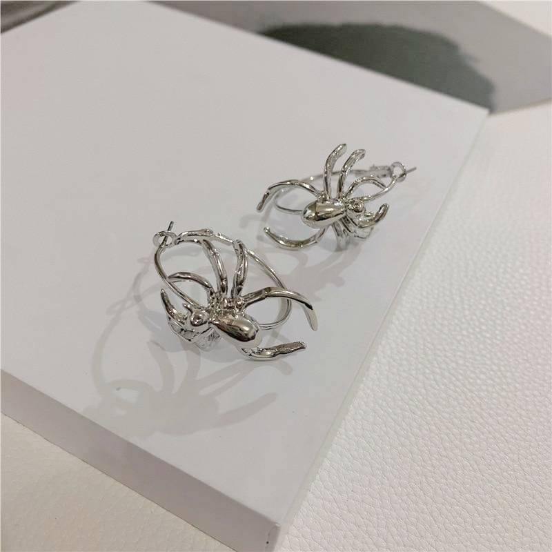 Crawling Spider Hoop Earrings - Wyvern's Hoard